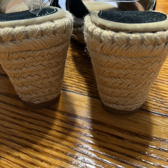 Johnston & Murphy black suede espadrilles w/wedge heel.  Good condition. Size 9. - Picture 3 of 8